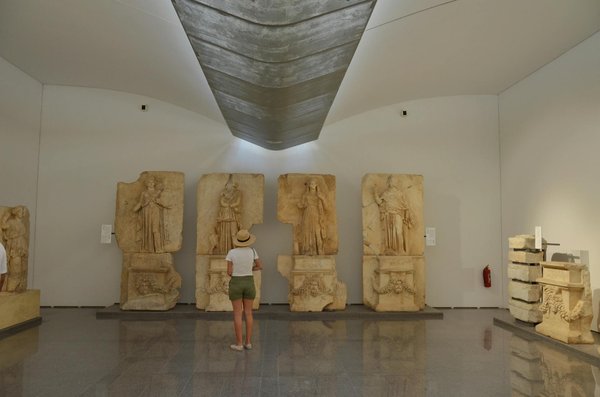 Discriminations Raciales et Libertés Personnelles : L'Importance du Débat